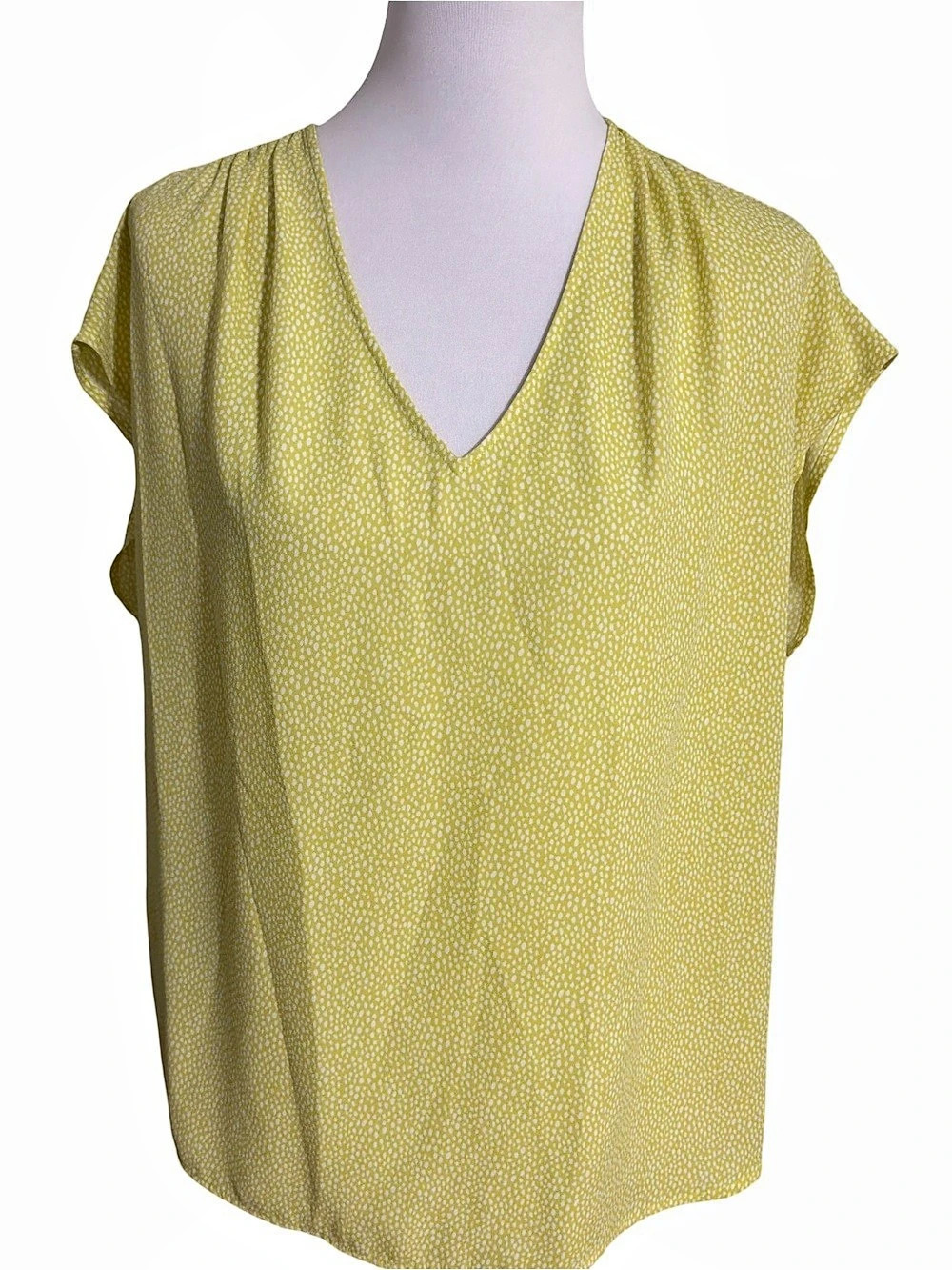 MADISON V-Neck Blouse in Yellow